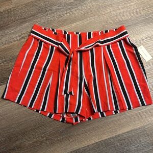 SOHO APPAREL | NWT Women's Striped Shorts size Large